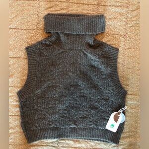 Women turtle neck short sleeve sweater brand new